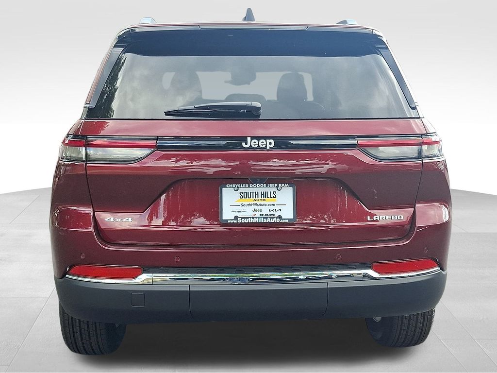 2025 Jeep Grand Cherokee Laredo X photo 3