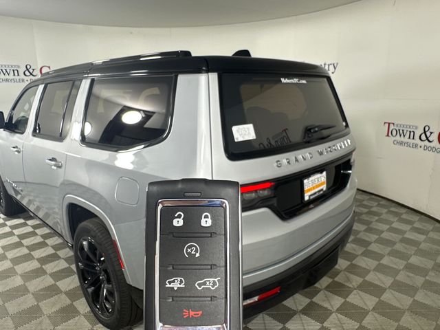 2024 Jeep Grand Wagoneer II photo 25