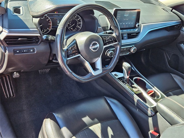 2023 Nissan Altima SR photo 10