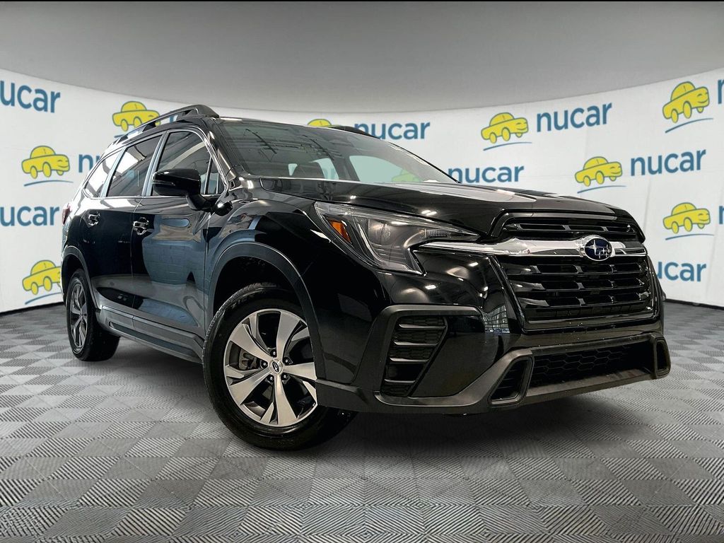 2023 Subaru Ascent Premium's photo