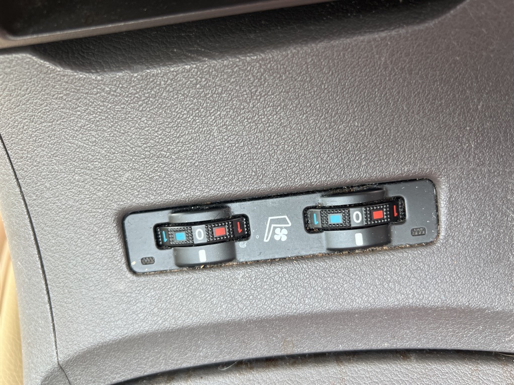 2011 Lexus ES 350 photo 15