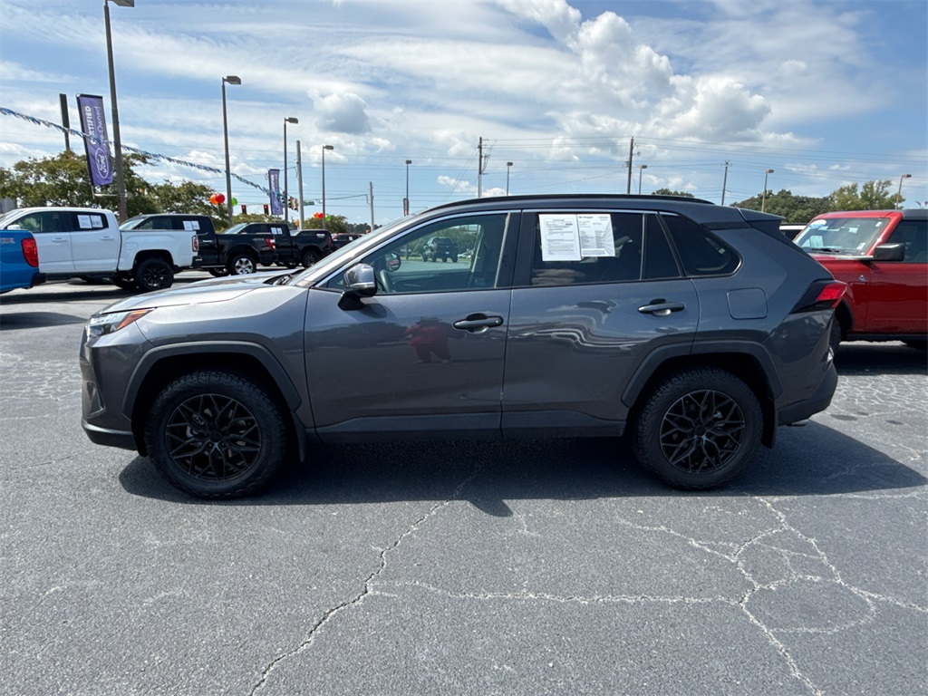 2024 Toyota RAV4 XLE photo 2
