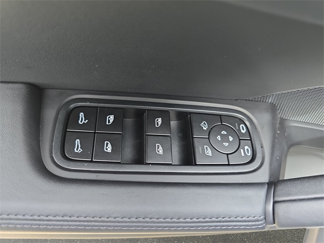 2025 Porsche Cayenne Base photo 27