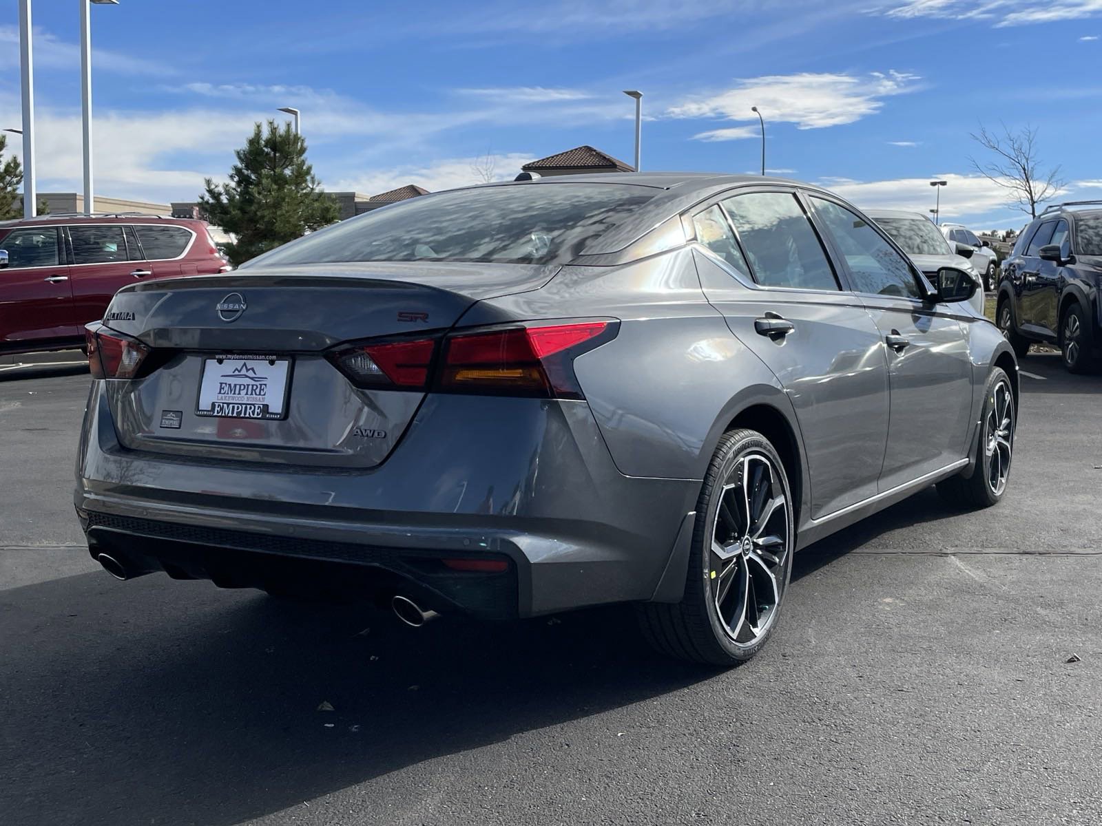 2025 Nissan Altima SR photo 3