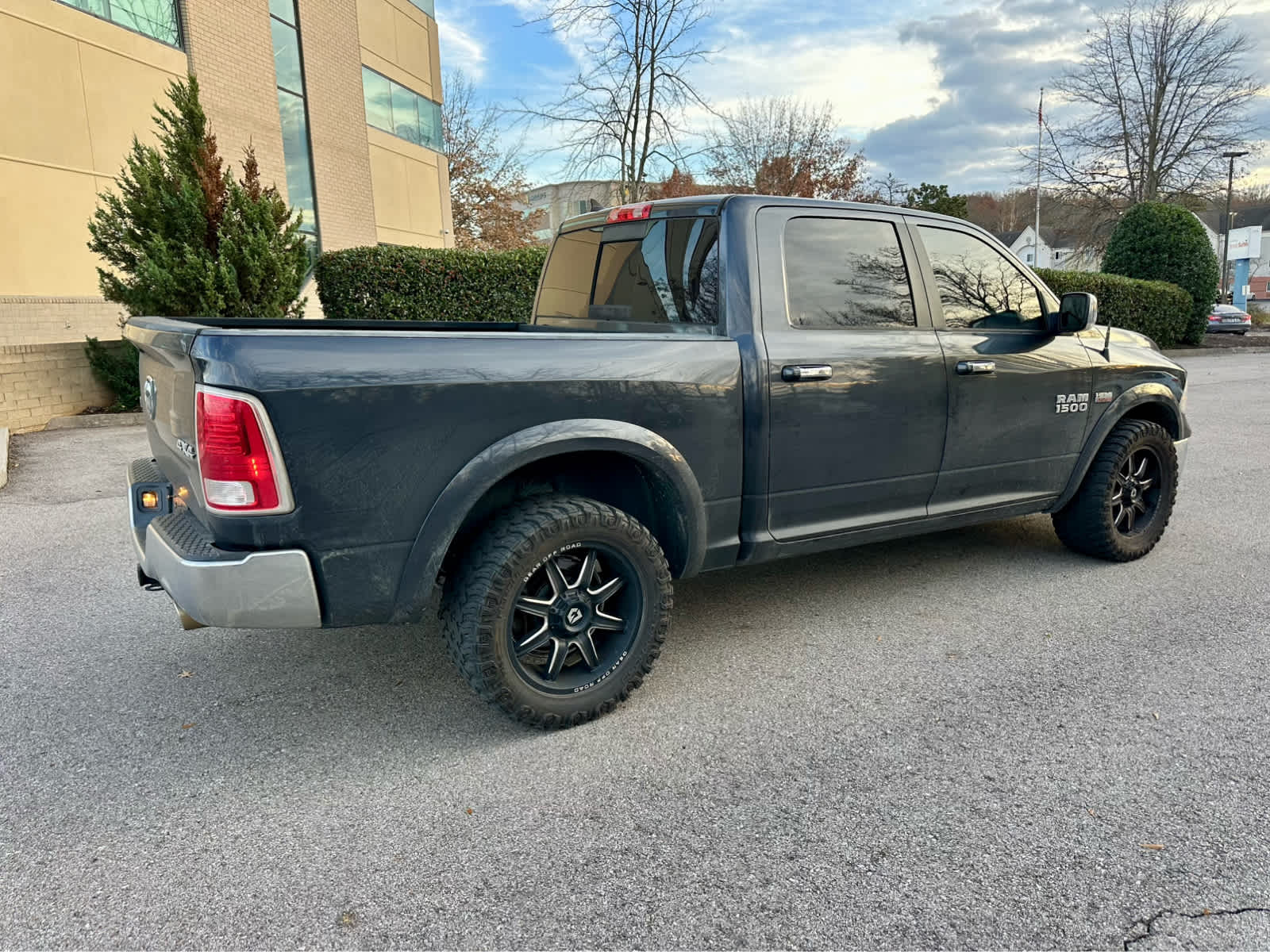 2018 Ram 1500 Laramie photo 4