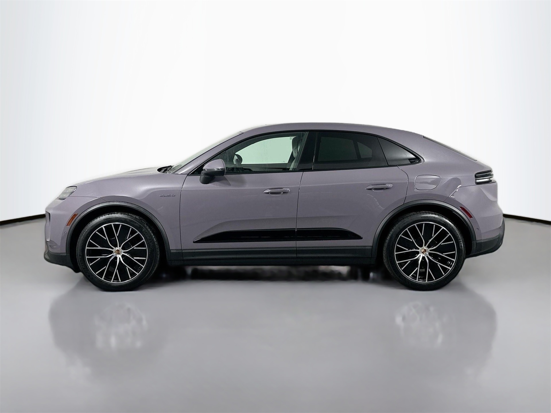Certified 2024 Porsche Macan Base with VIN WP1AA2XA2RL001959 for sale in Fort Worth, TX