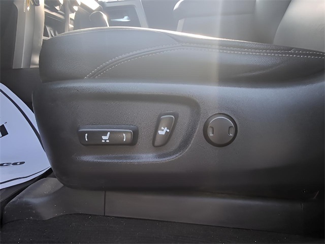 2014 Toyota 4Runner SR5 photo 10