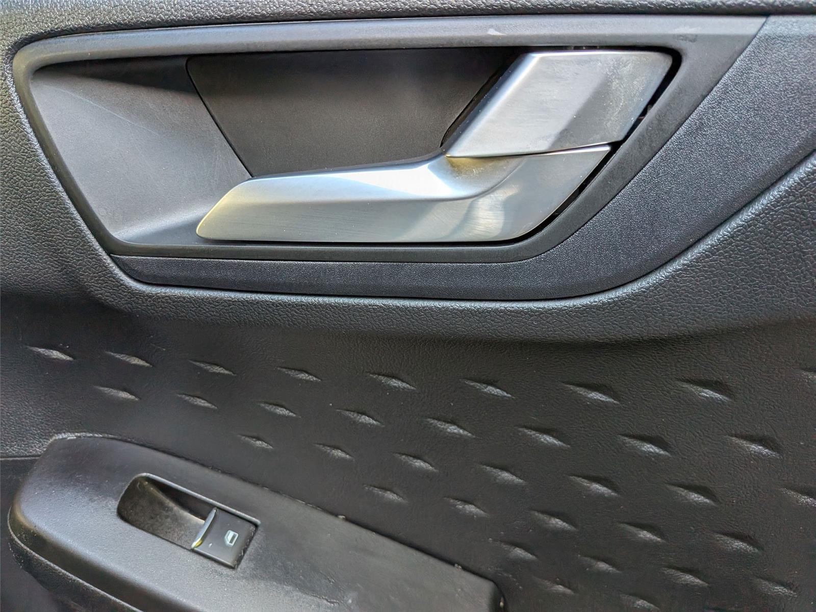 2020 Ford Escape Titanium photo 24