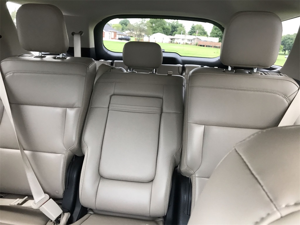 2024 Ford Explorer XLT photo 21