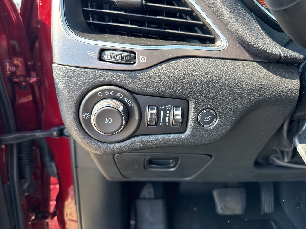 2021 Jeep Cherokee Latitude Lux photo 11