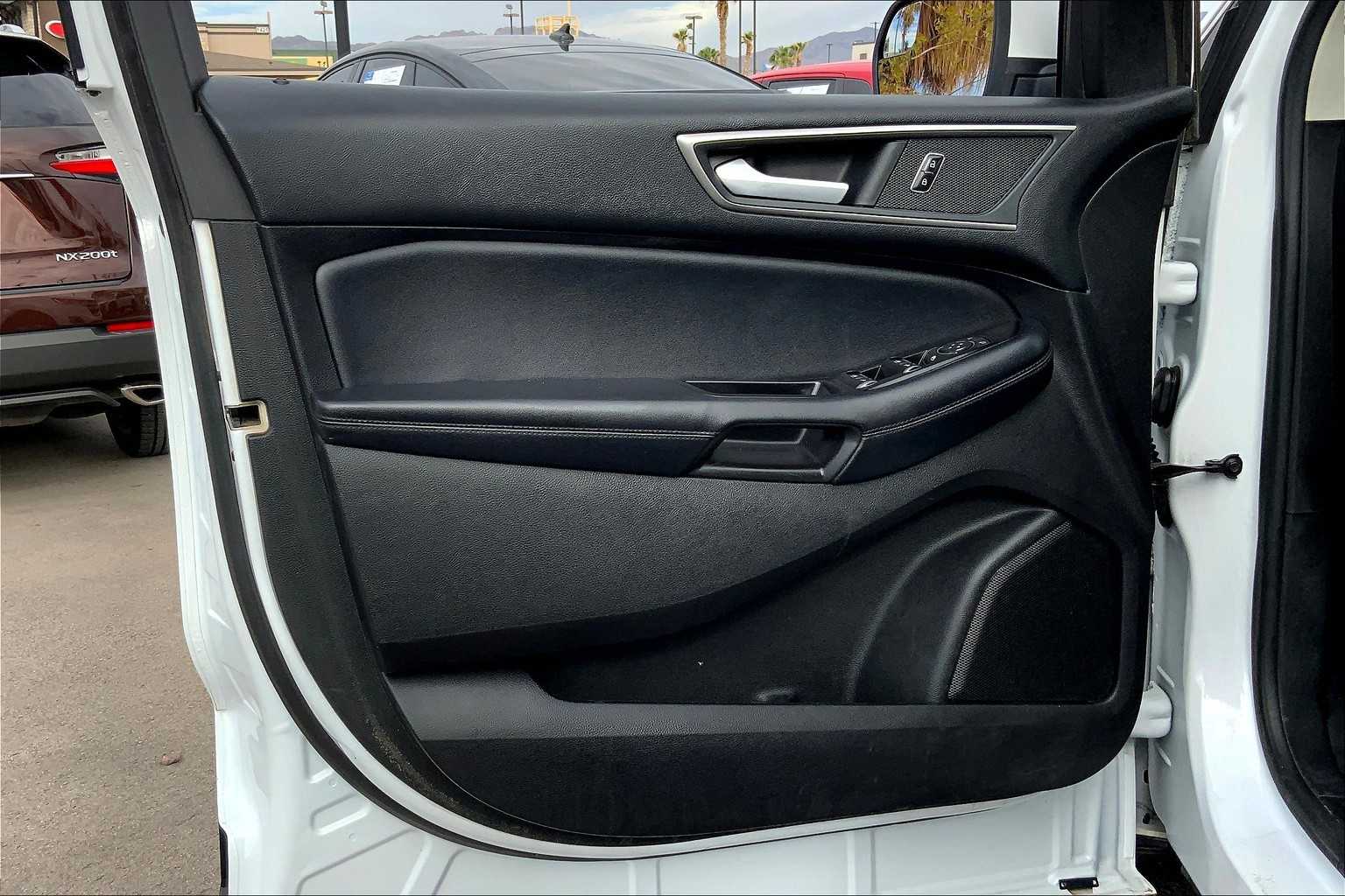 2017 Ford Edge SEL photo 19