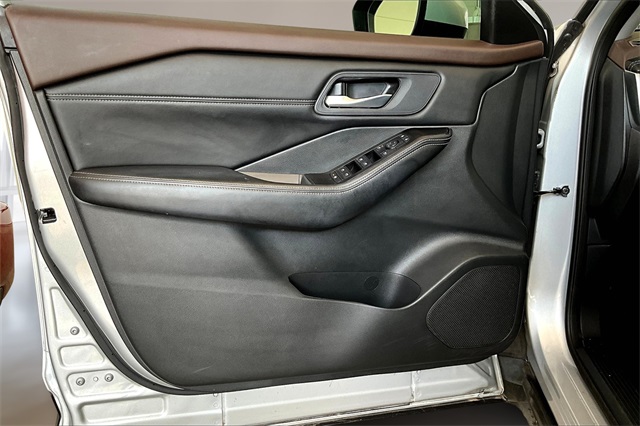2023 Nissan Rogue SV photo 13