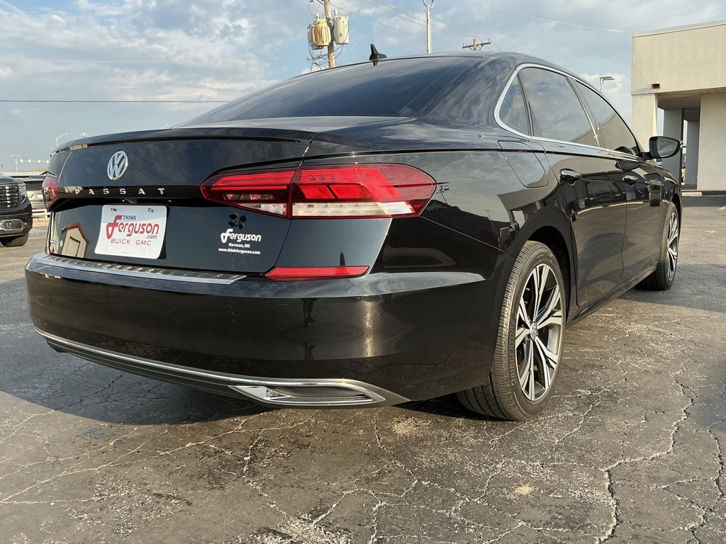 2021 Volkswagen Passat 2.0T SE photo 12