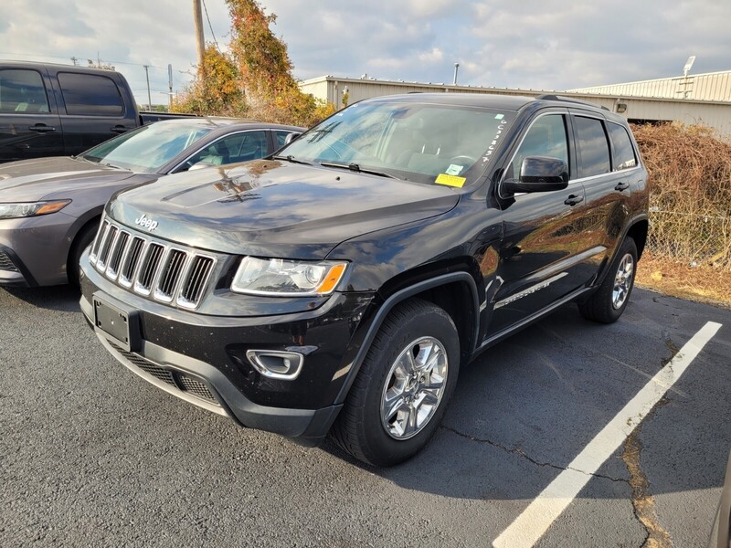 2016 Jeep Grand Cherokee Laredo photo 2
