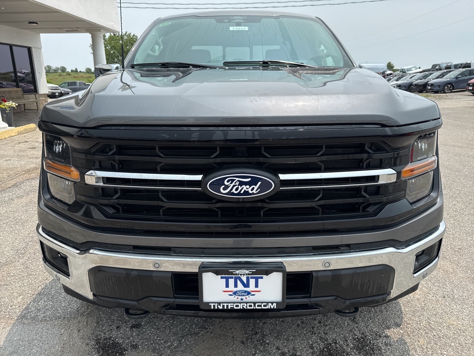 2025 Ford F-150 XLT photo 2