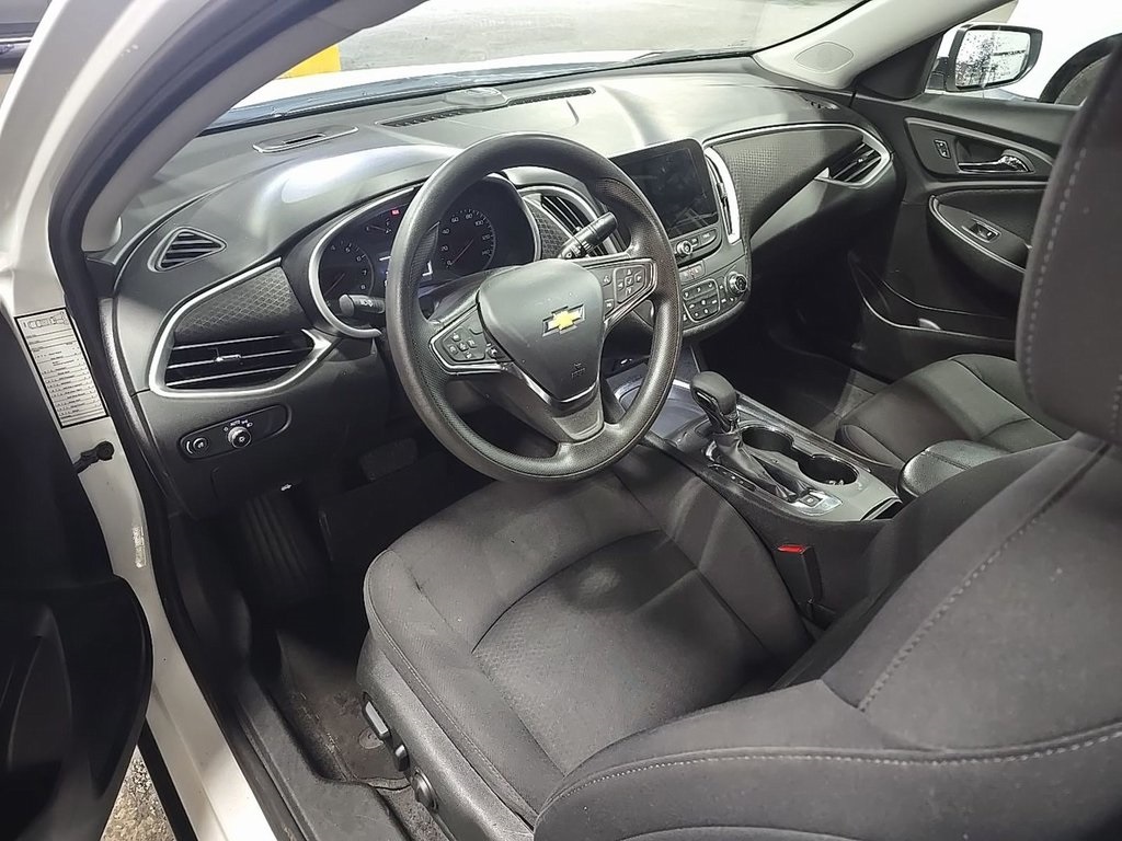 2023 Chevrolet Malibu 1LT photo 4