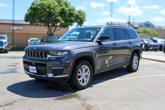 Used 2023 Gray Jeep Limited image 1