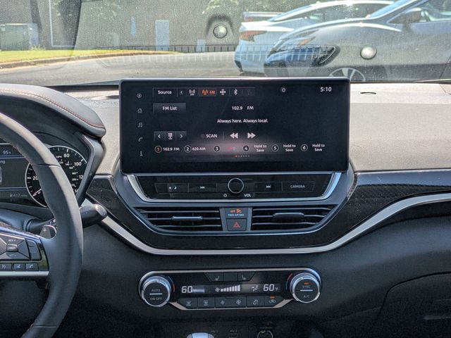 2025 Nissan Altima 2.5 SR photo 8