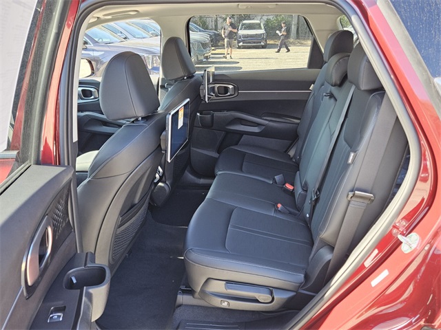 2025 Kia Sorento S photo 4