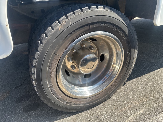 1999 Ford F-550 XL photo 8