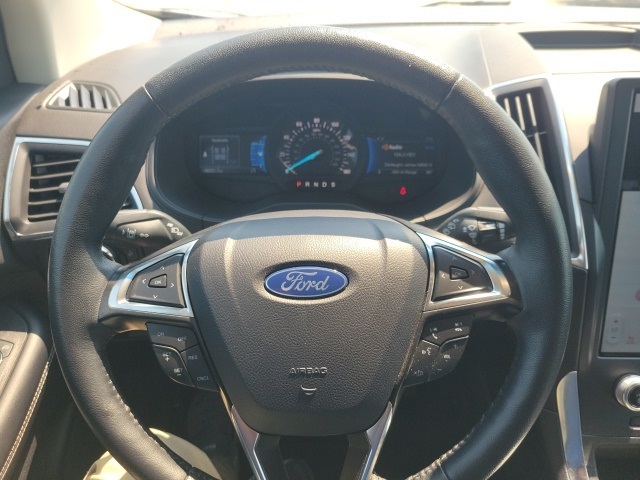 2024 Ford Edge Titanium photo 10