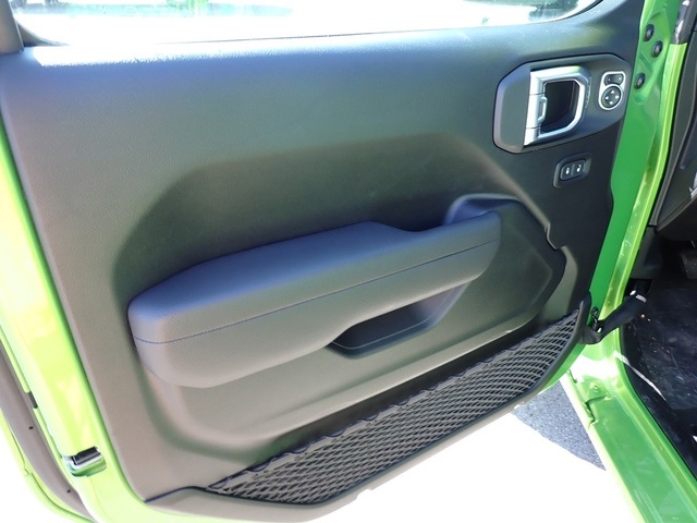 2025 Jeep Wrangler Sport S photo 16