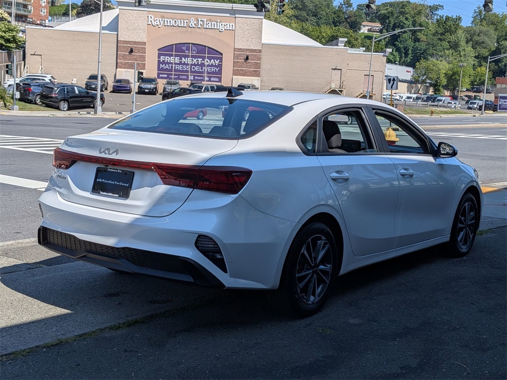 2023 Kia Forte LXS photo 5