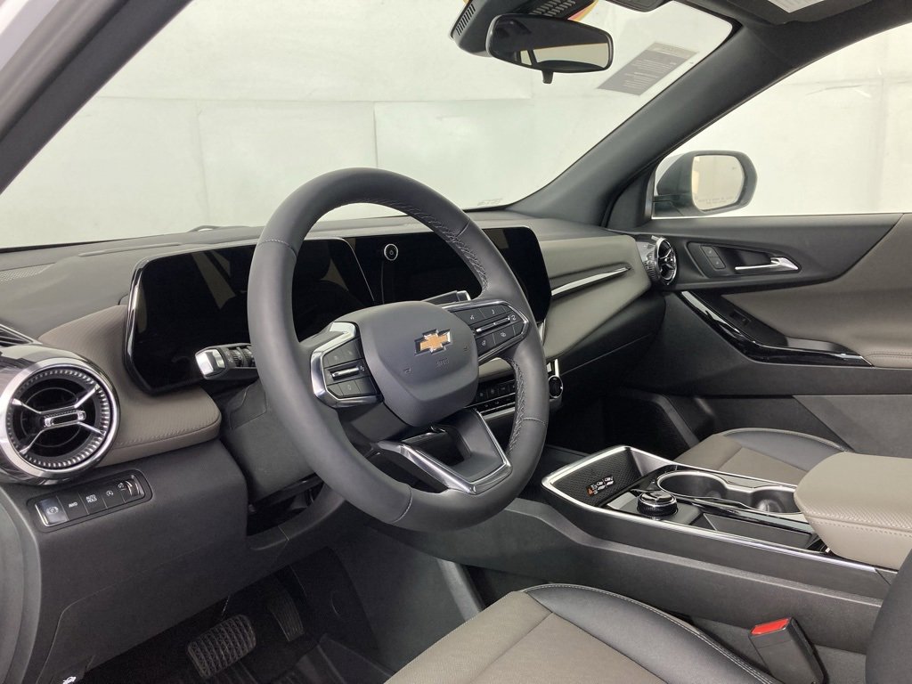 2026 Chevrolet Equinox LT photo 6