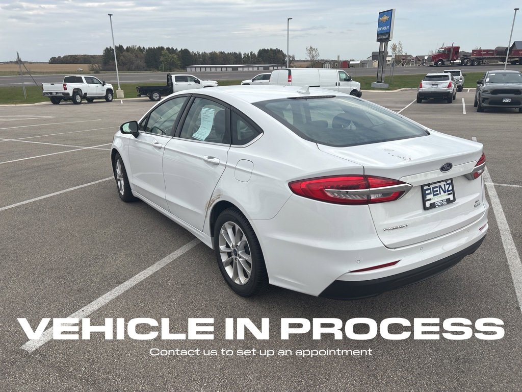 2020 Ford Fusion SE photo 3
