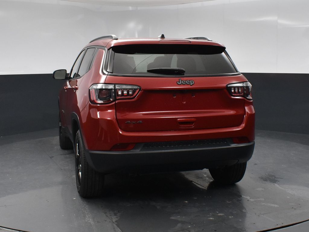 2025 Jeep Compass Latitude photo 3