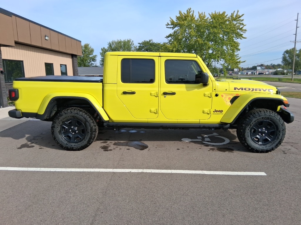 2023 Jeep Gladiator Mojave photo 2
