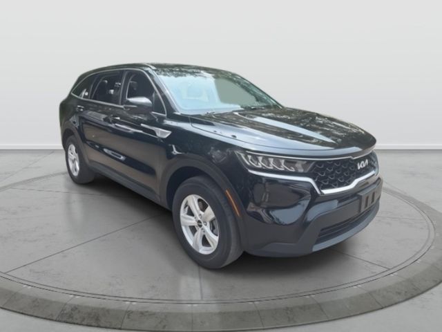2022 Kia Sorento LX's photo