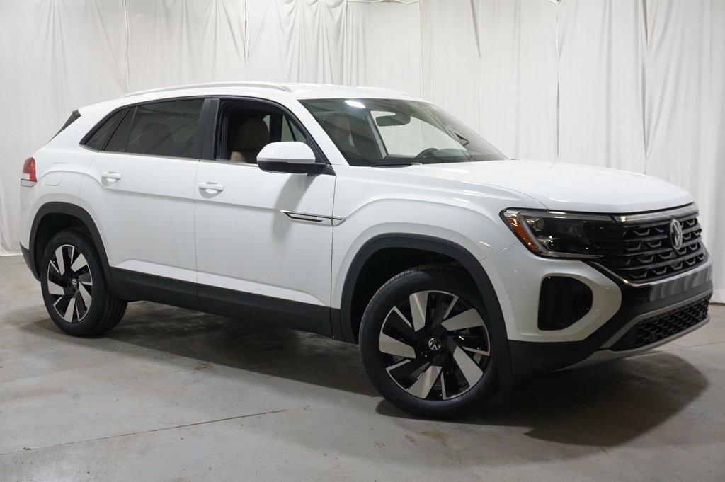 2025 Volkswagen Atlas Cross Sport SE Technology photo 3