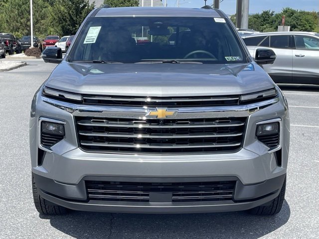 2025 Chevrolet Traverse photo 2