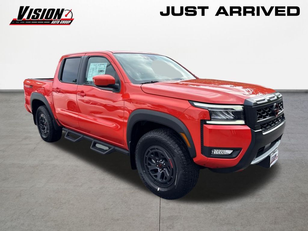 2025 Nissan Frontier PRO-4X photo 3