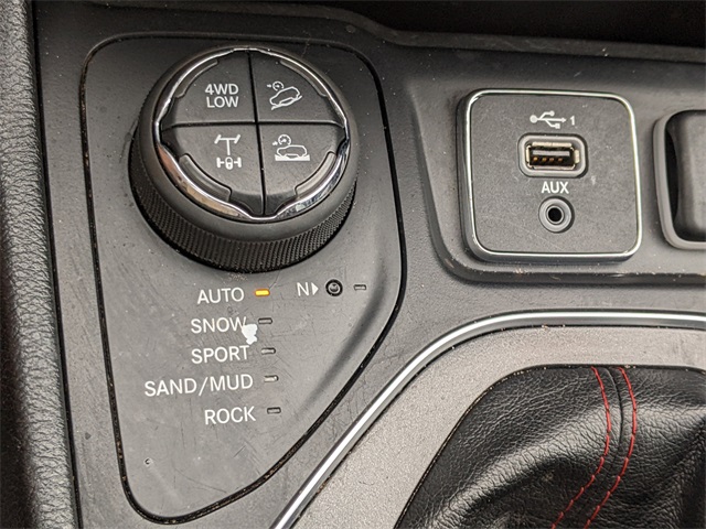 2020 Jeep Cherokee Trailhawk photo 26