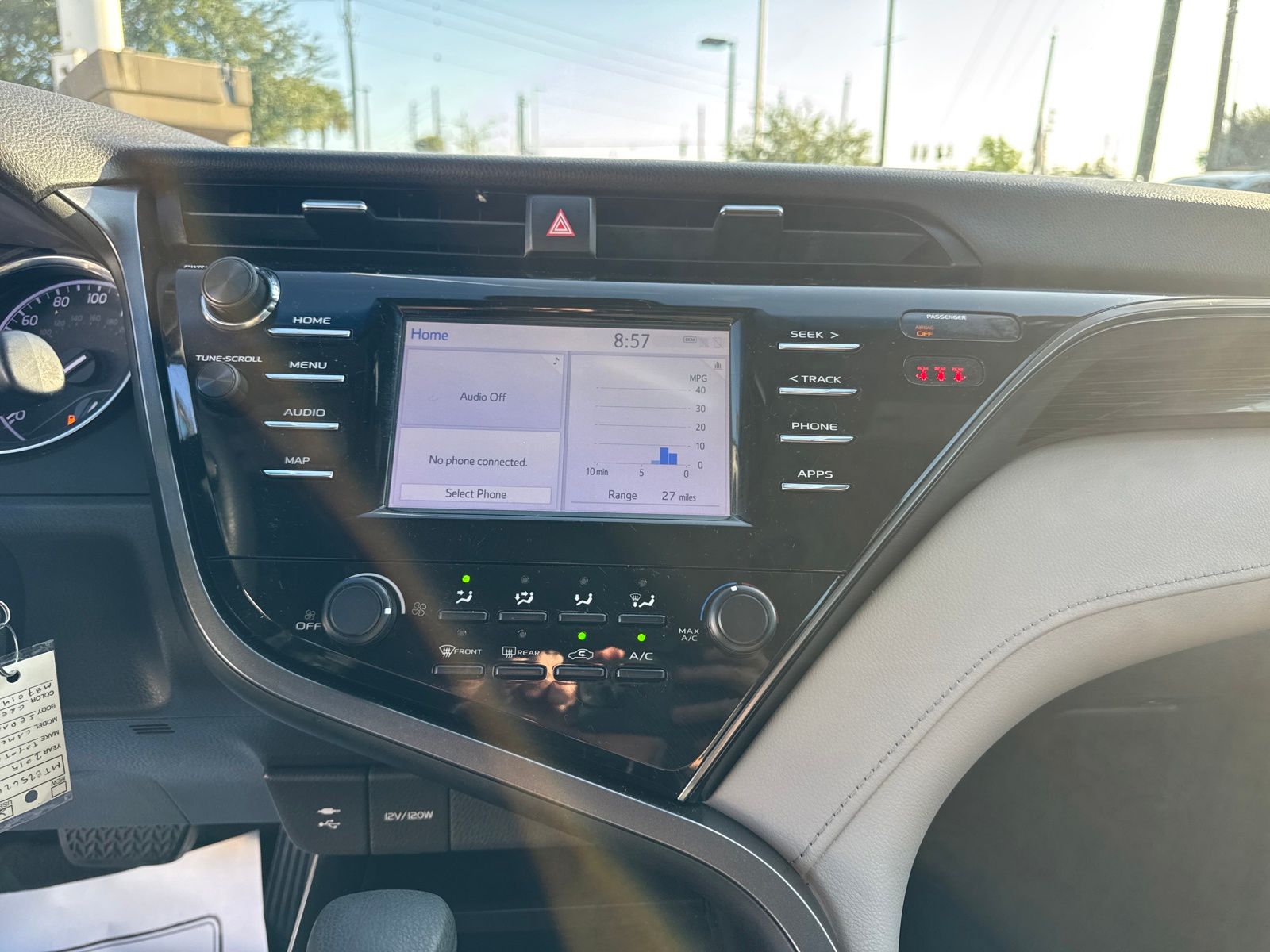 2019 Toyota Camry LE photo 17
