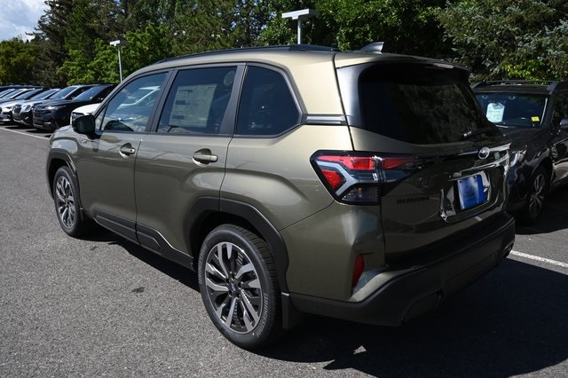 2025 Subaru Forester Touring photo 10