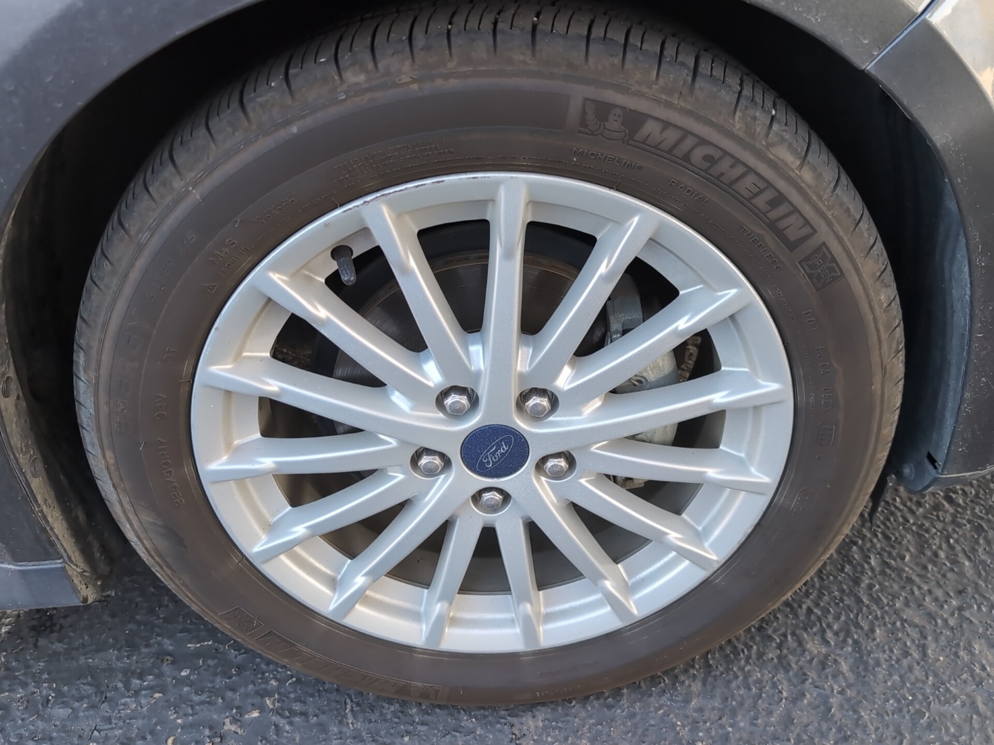 2016 Ford C-Max Hybrid SE photo 3