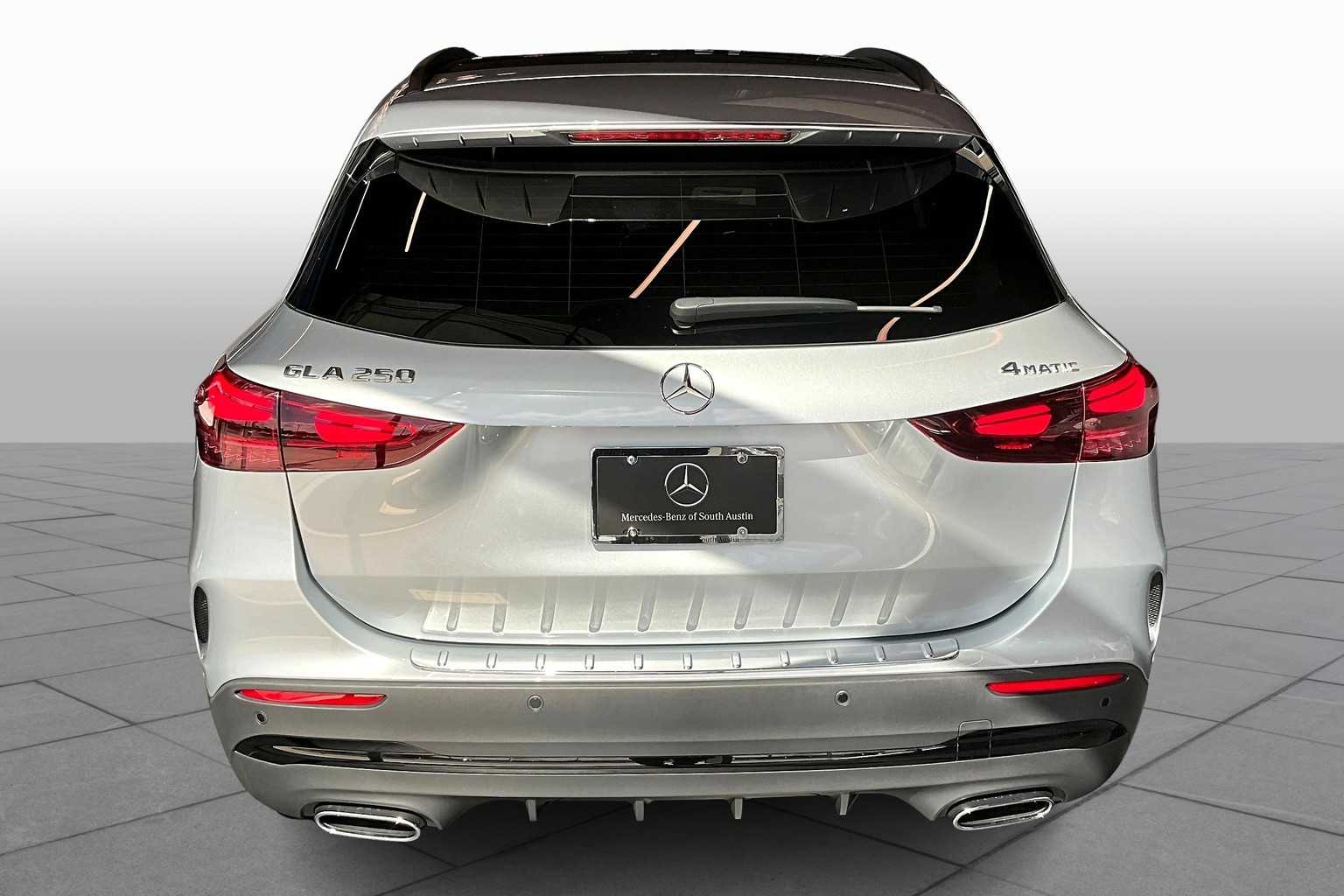 2025 Mercedes Benz GLA 250 4MATIC photo 4