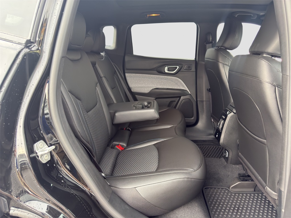 2025 Jeep Compass Latitude photo 18