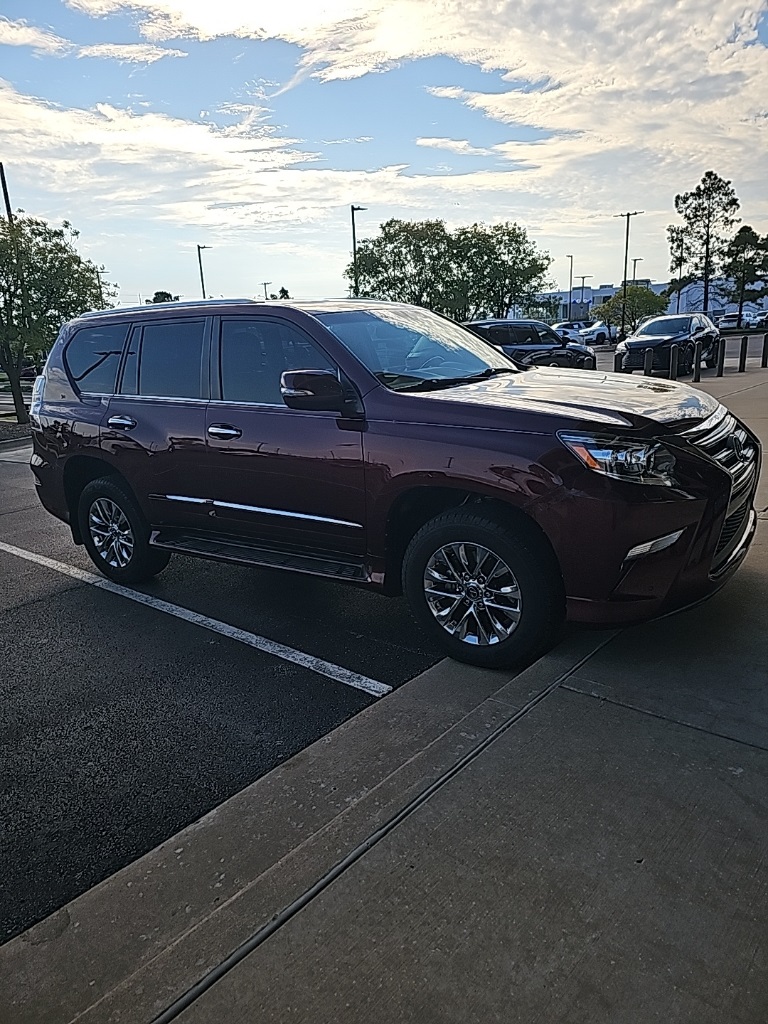 2016 Lexus GX 460 photo 2