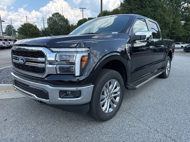 2025 Ford F-150 Lariat photo 3