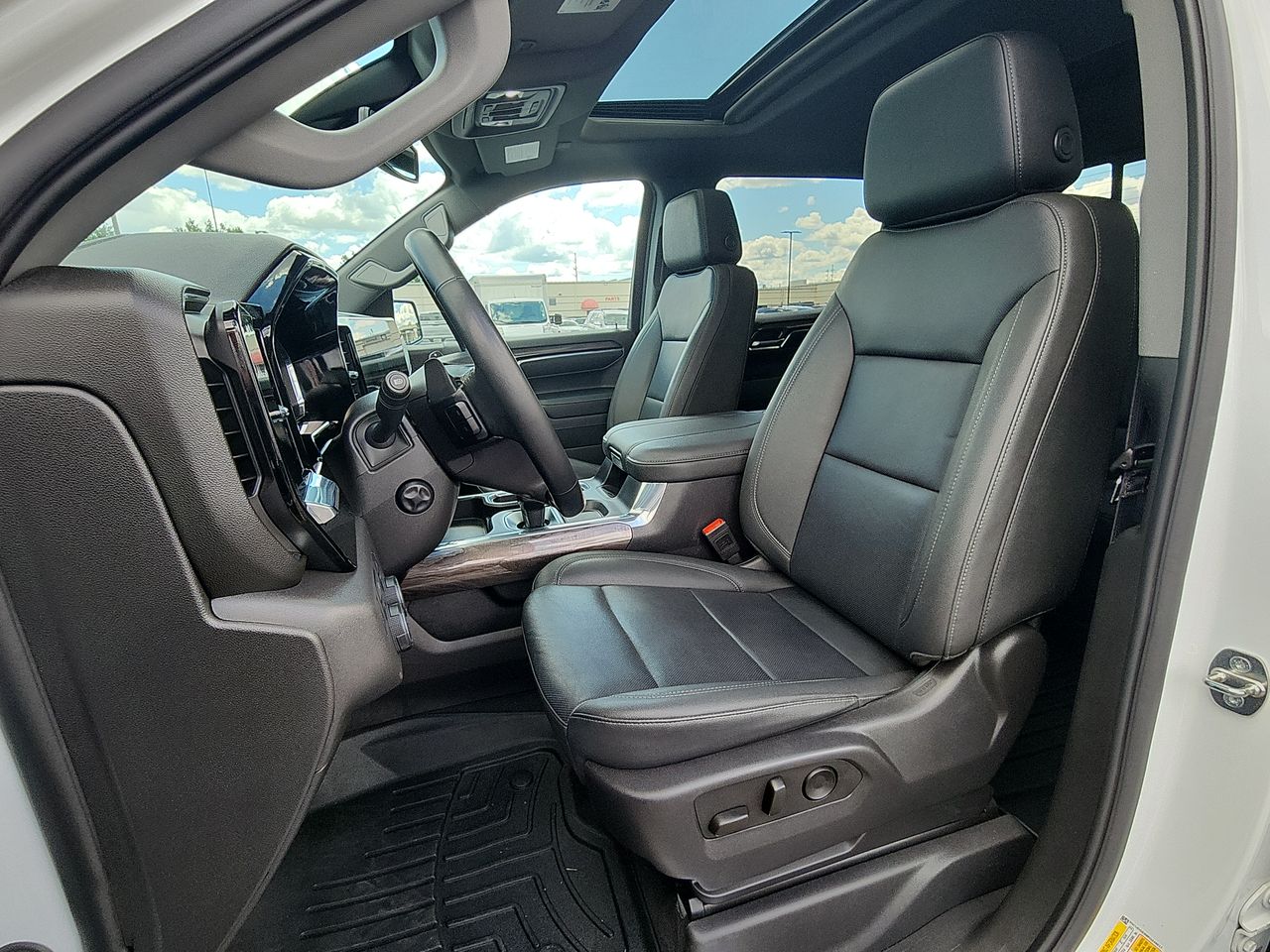 2024 Chevrolet Silverado 1500 LTZ photo 11