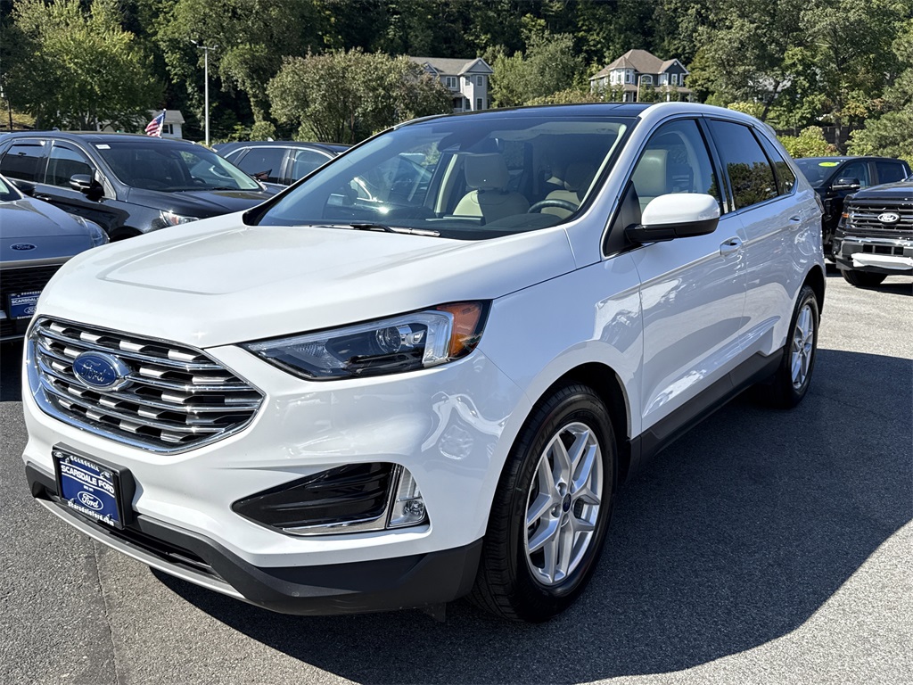 2022 Ford Edge SEL photo 16