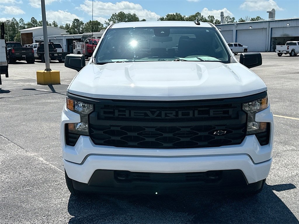 2023 Chevrolet Silverado 1500 Custom photo 2