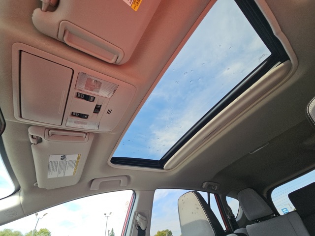 2017 Toyota RAV4 XLE photo 37