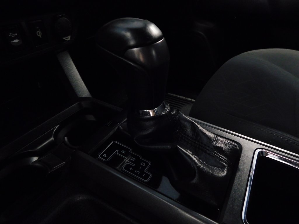 2018 Toyota Tacoma TRD Sport photo 25