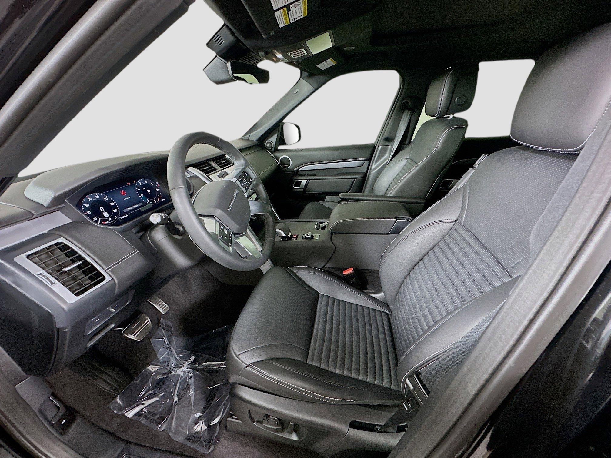 2024 Land Rover Discovery SE photo 16