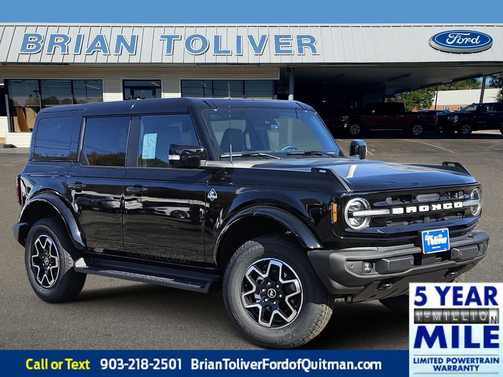 2025 Ford Bronco 4-Door Outer Banks's photo